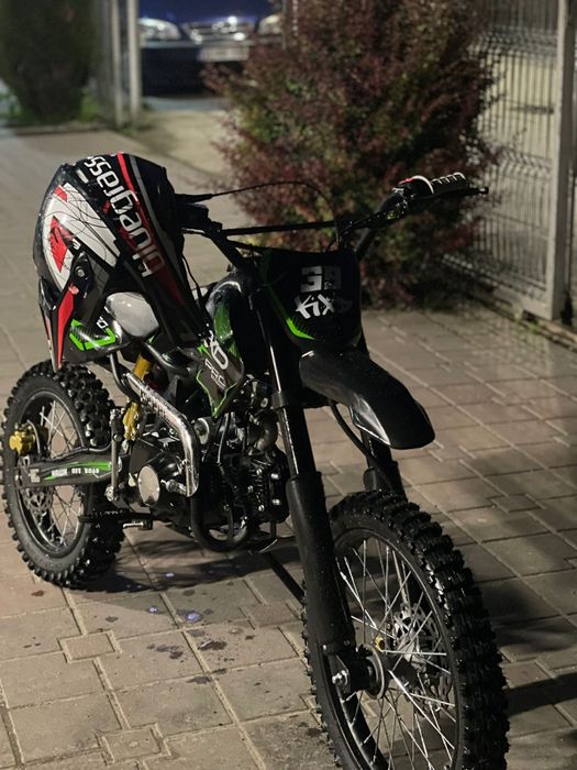 Vând moto cross kxd nou