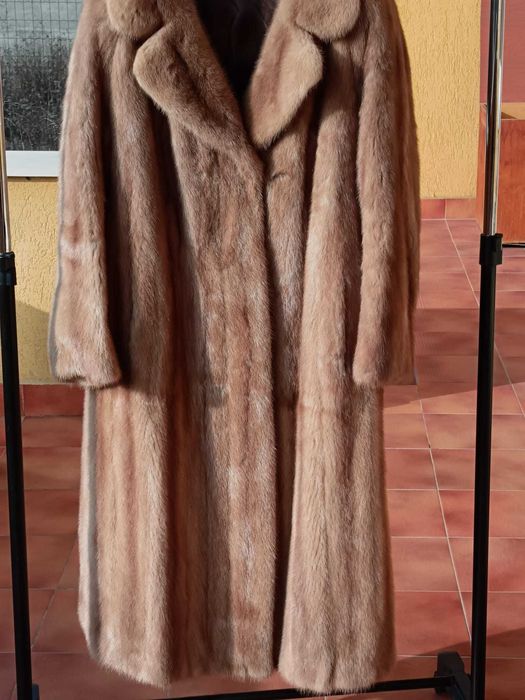 Vând haină blană lungă nutrie