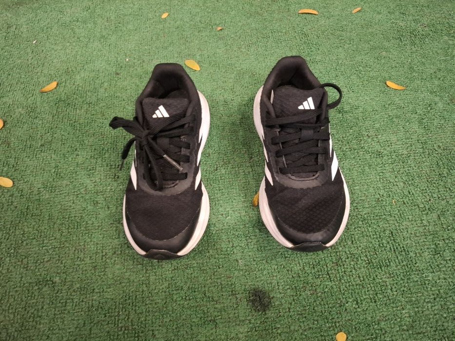 Adidasi adidas originali baieti marimea 30