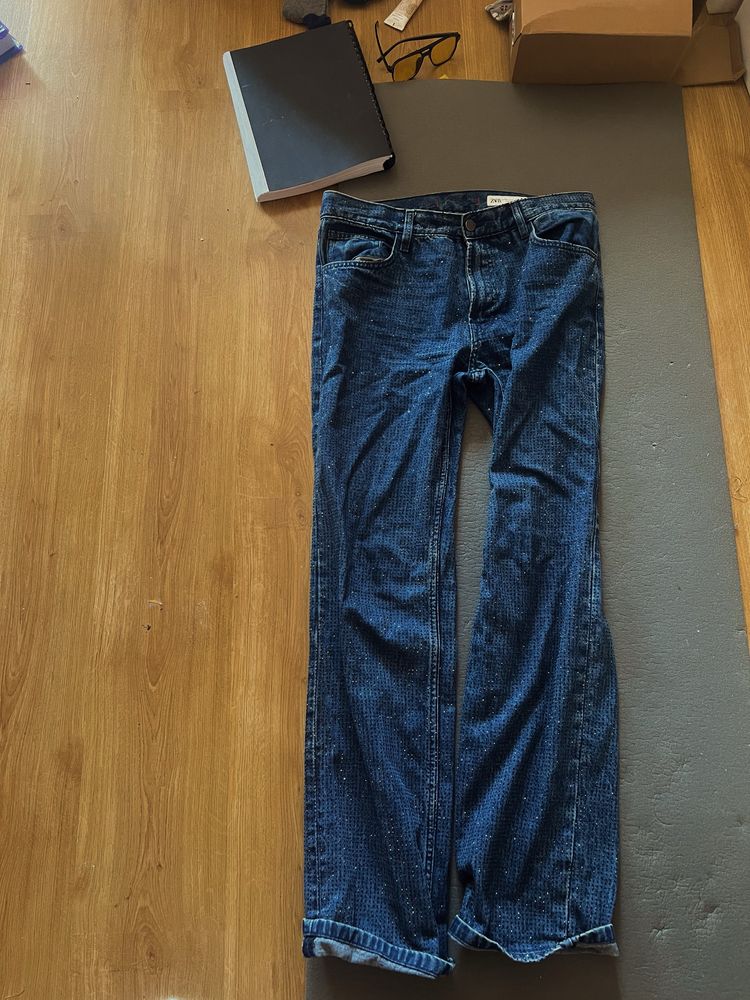 Блестящи дънки с камъчета Zara