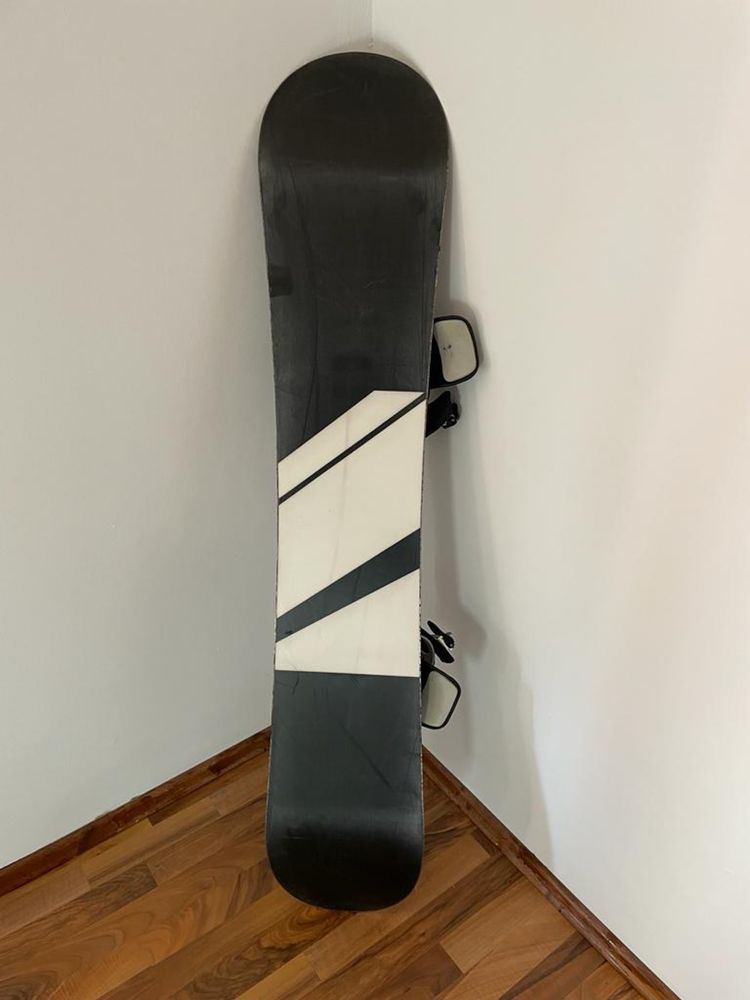 Placa snowboard 146cm cu legaturi