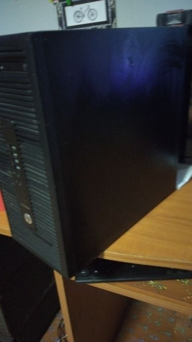 Vând calculator hp  Windows 7