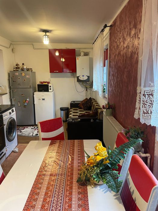 Vand apartament  3 camere