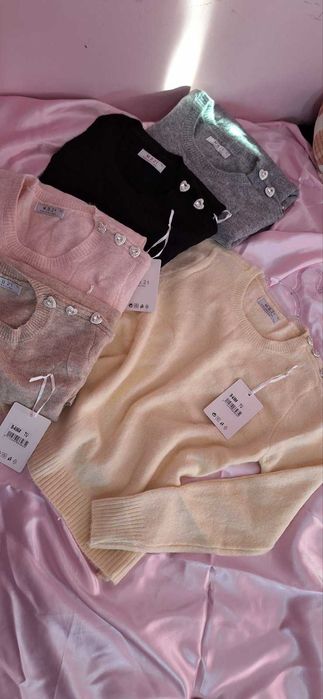 Плетени. жилетки и пуловери