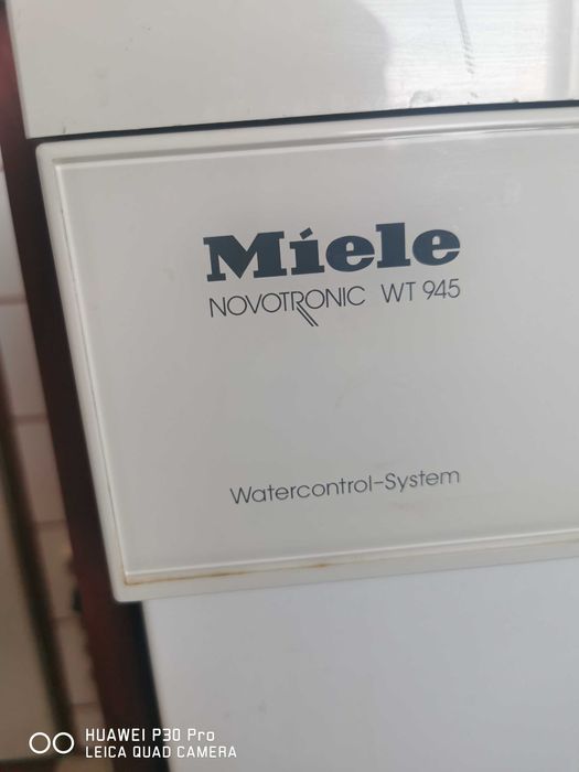 Продавам пералня със сушилня  Miele Novotronic WT945