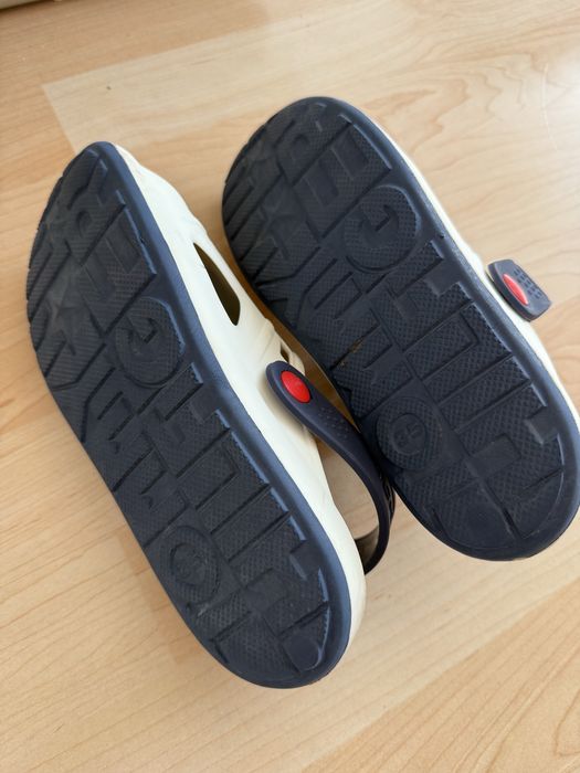 Tommy Hilfiger чехли