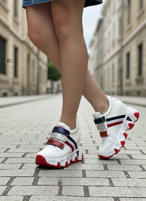 Adidași dama cu platforma