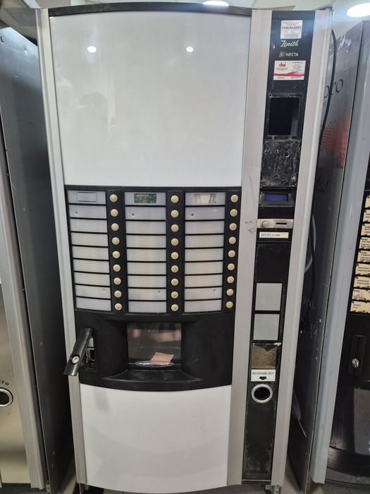 Вендинг машини Зануси Зенит капсули Лаваца и зърна