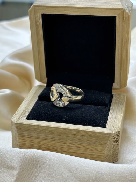 Золотое кольцо с бриллиантами