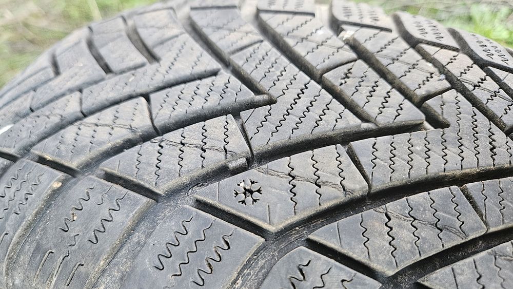 2бр гуми 195 65 15 дот 21 вредещайн