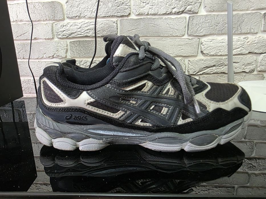 Оригинальные кроссы asics