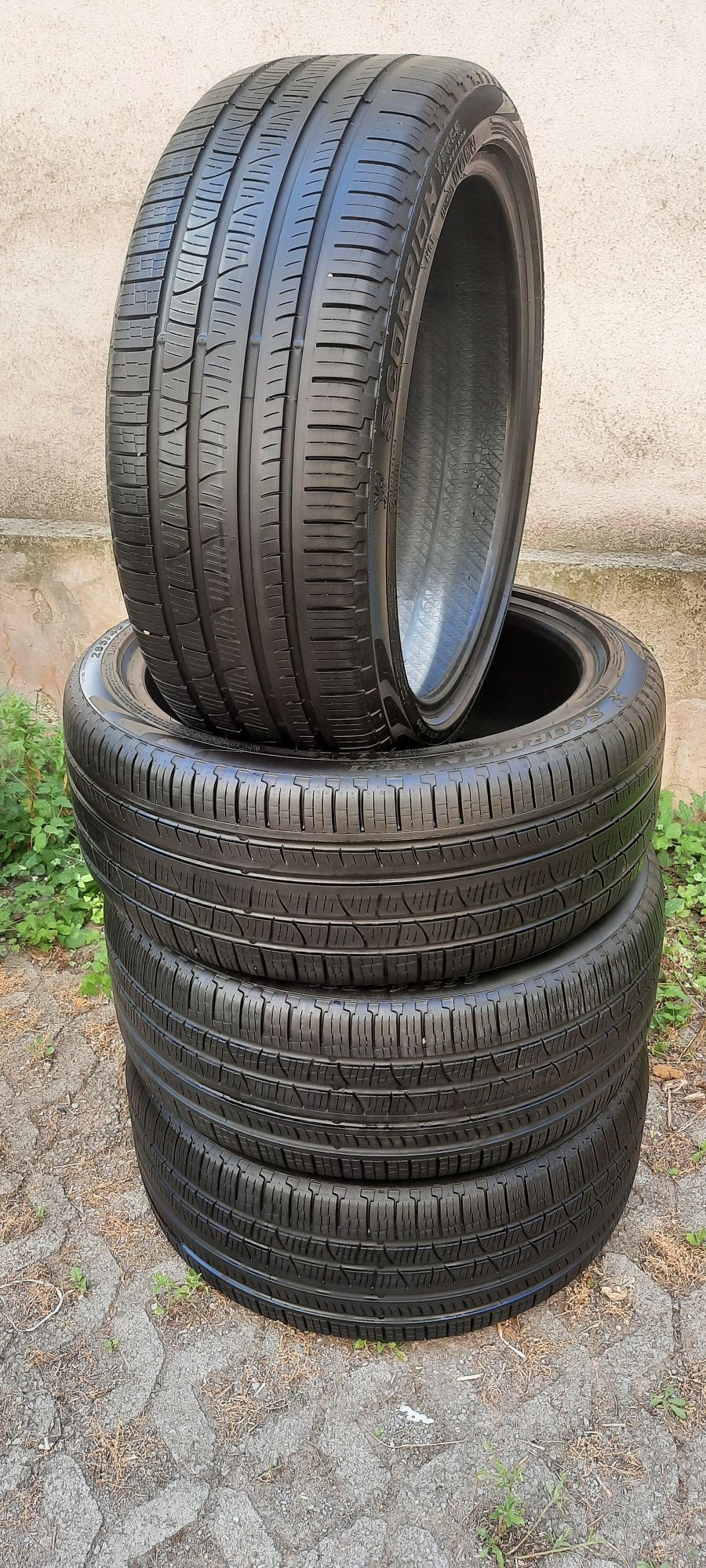 4 броя всесезонни гуми 265 40 21 Pirelli dot21