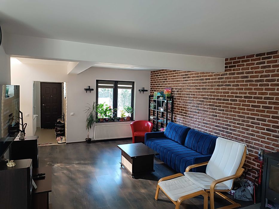 Vand casa insiruita unifamiliala