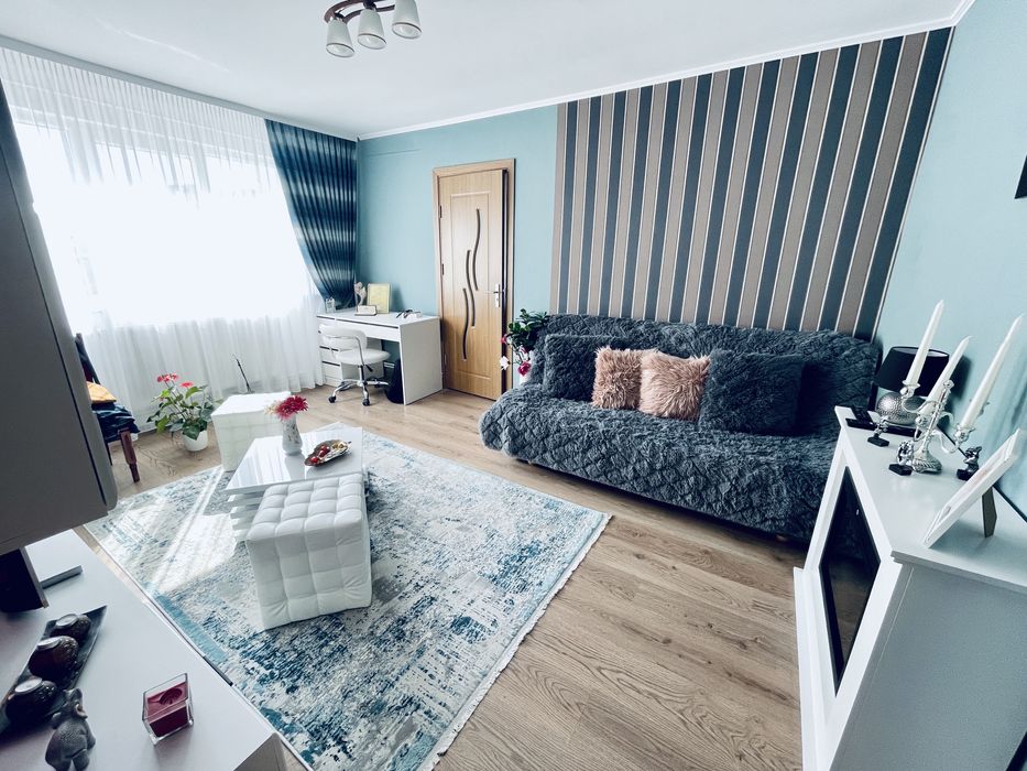 Vand apartament cu 2 camere, recent renovat, izolat, centrală termică