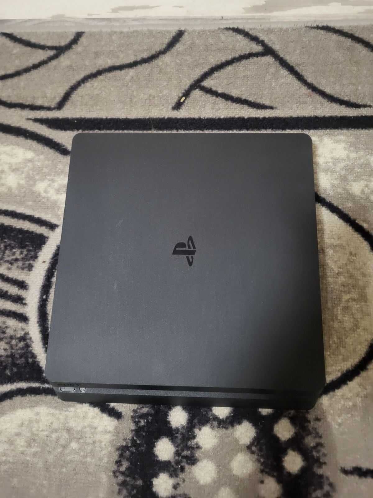 Продавам PS4 + дискове