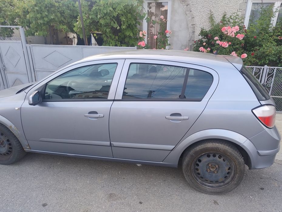 Vand Opel AstraH 1.6 2006+GPL 6000 lei Negociabil!
