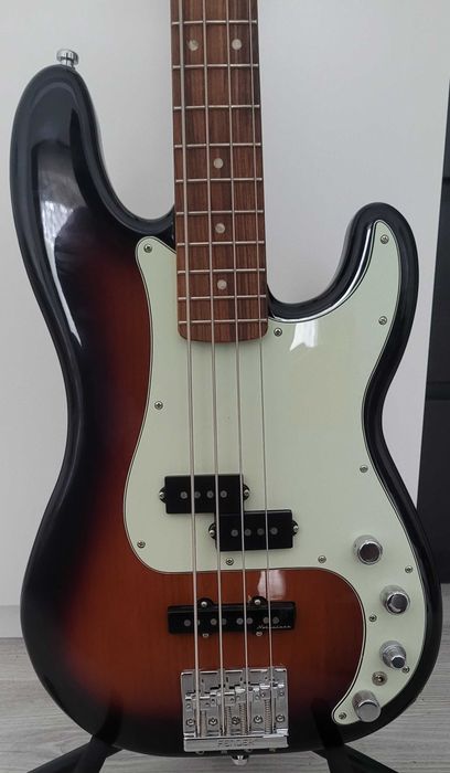 Vând Fender Player Plus Active Precision PJ Bass