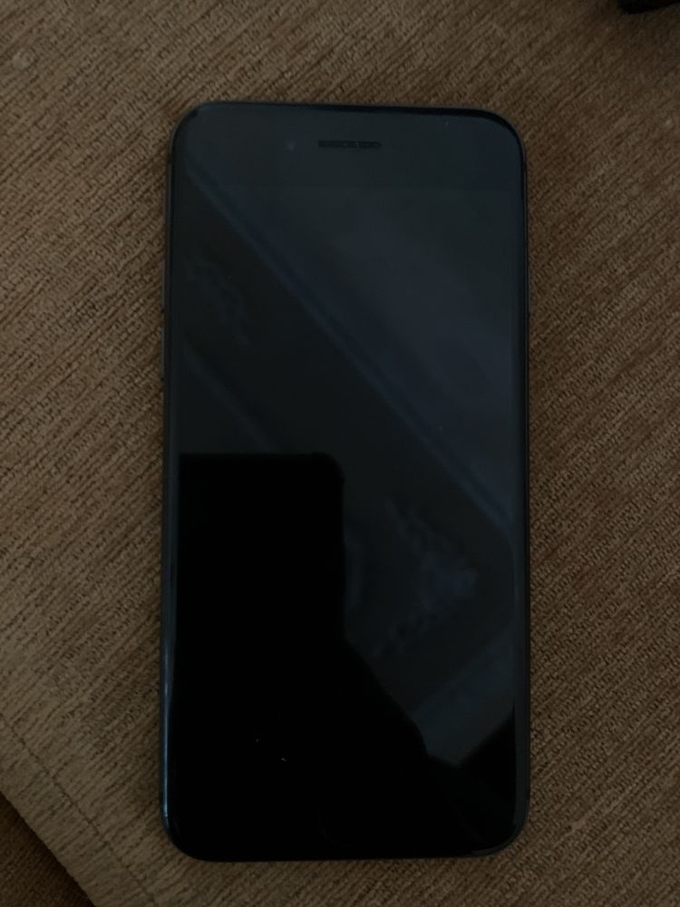Продам iphone 8