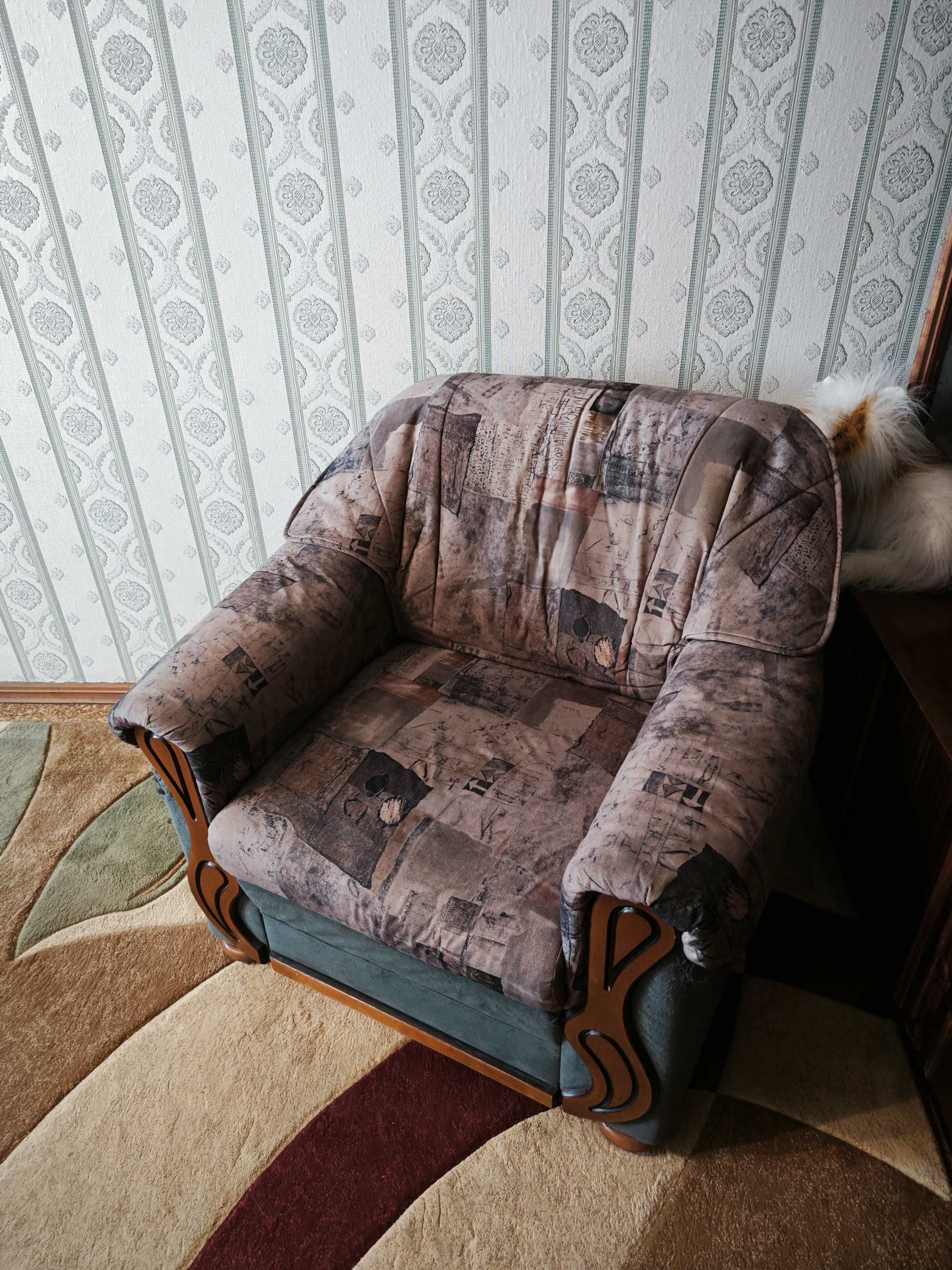Угловой диван и кресло (мягкий уголок)