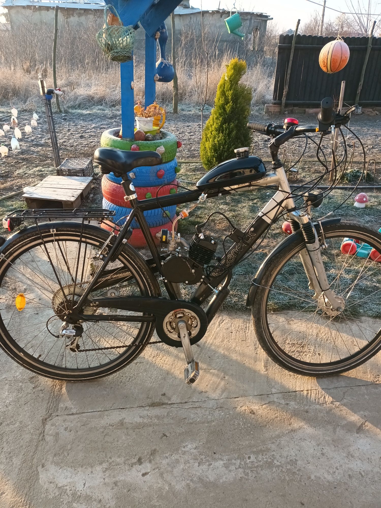 Bicicleta cu motor de 80 cc nou în rodaj