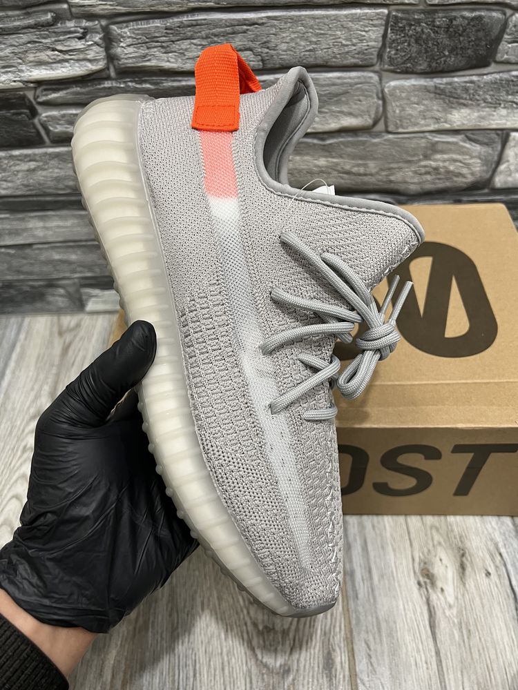 36-45 Adidas Yeezy Boost 350 v2 Tail Light