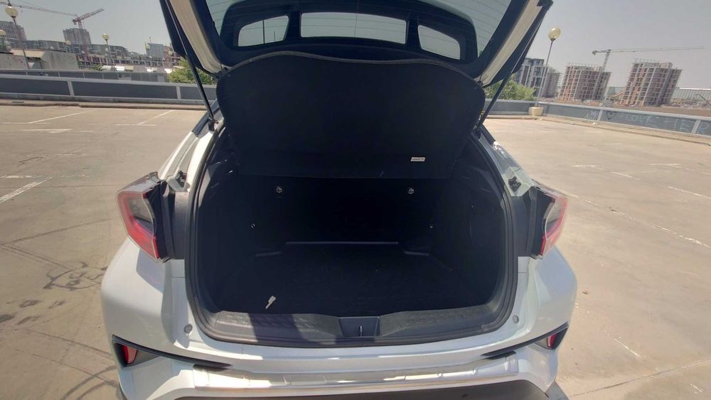 Toyota CHR hybrid Classy- гаражен автомобил!!