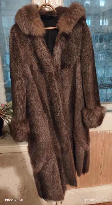 Продам шубу женскую