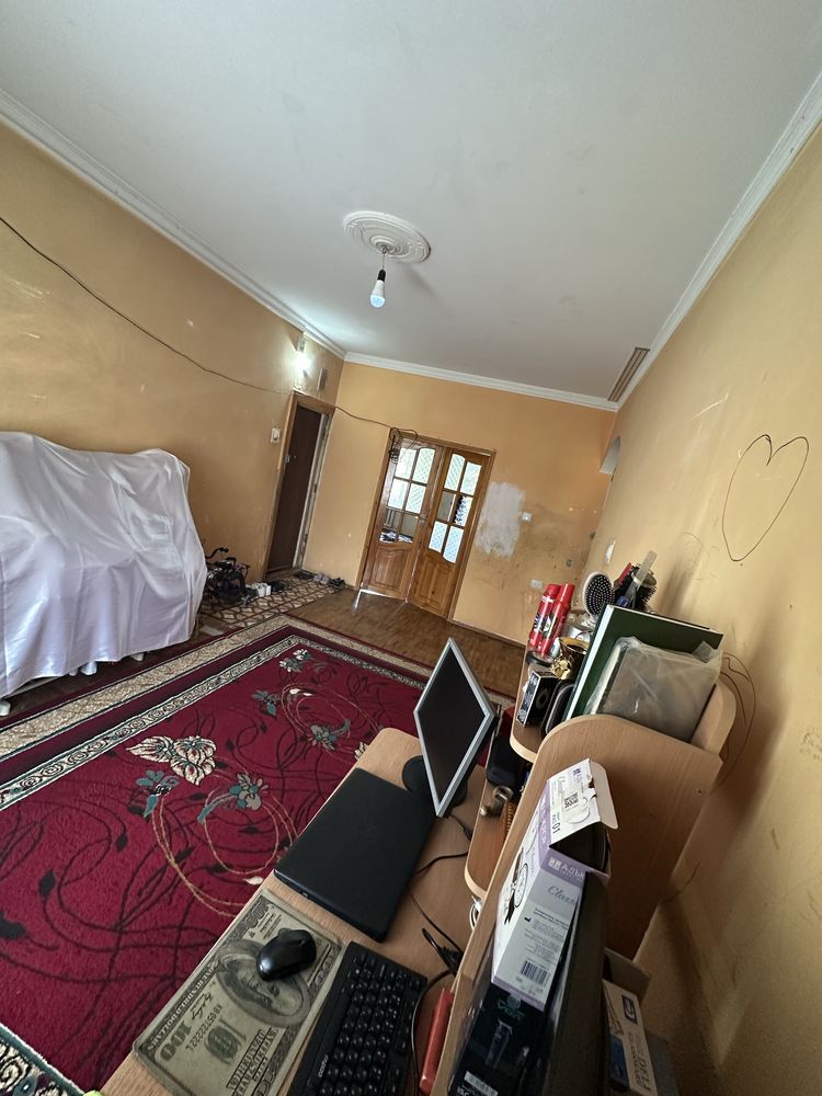 Продается квартира Юнусабад 19 квпртал 3 комнатная
