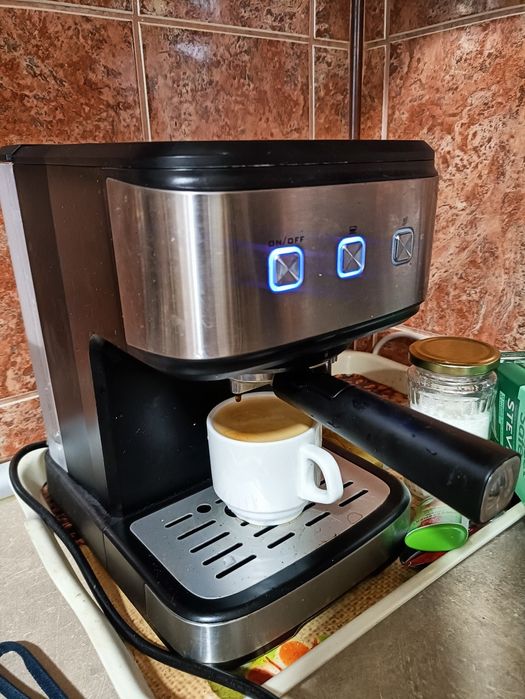 Expresor cafea manual in stare foarte buna de funcționare,