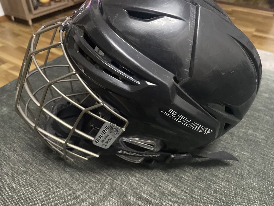 Casca hochei Bauer Re-akt  95 marimea M