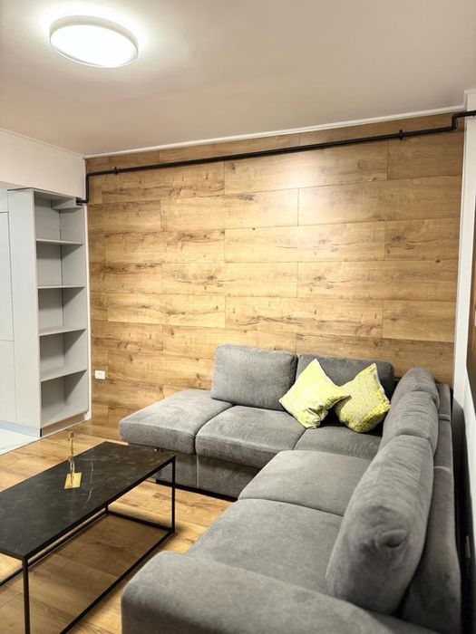 Inchiriez apartament 2 camere mamaia, loc de parcare-termen lung