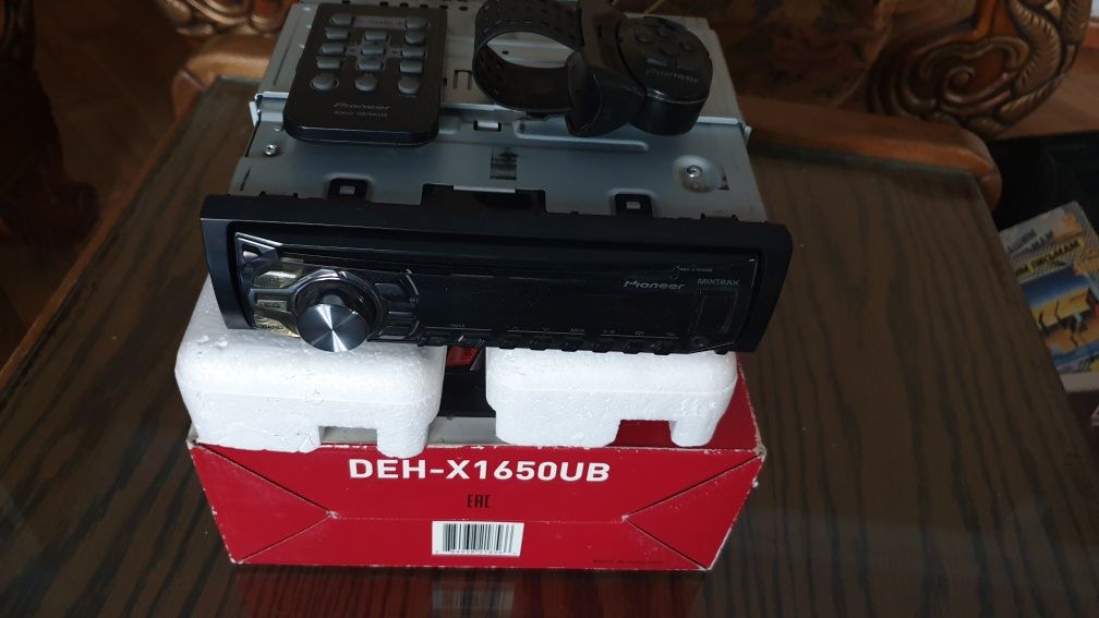Продается CD магнитола PIONEER DEH X-1650  UB
