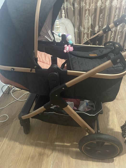 Продается коляска в хорошим состояни новая