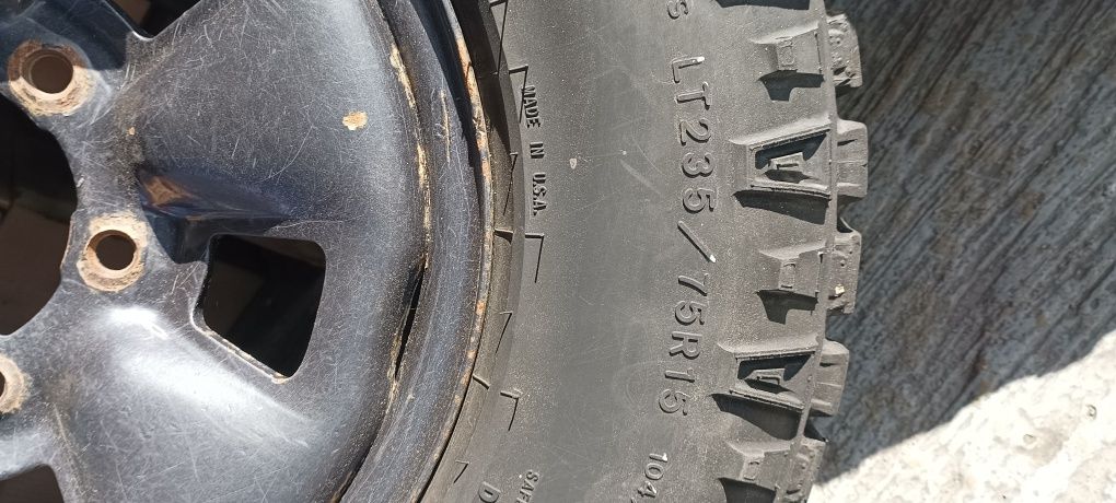 Гуми Goodyear All Terrain 235/75/15 с джанти за Toyota