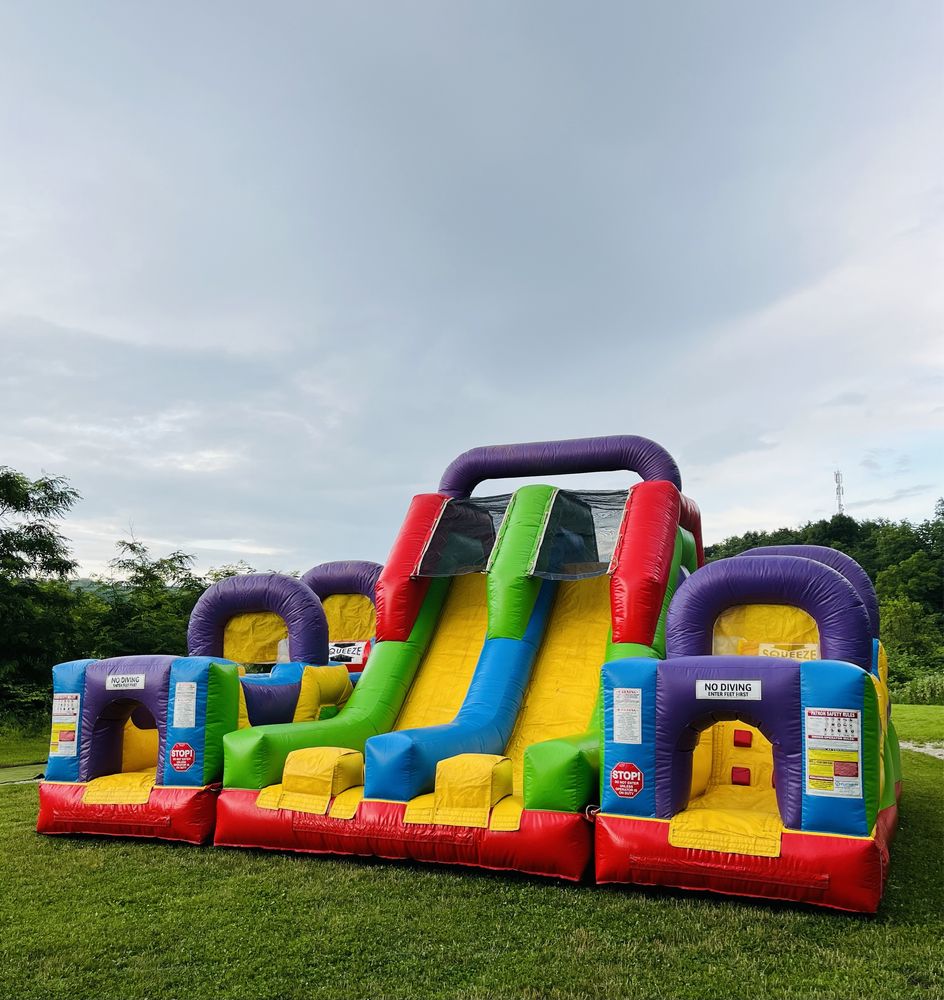 Topogan gonflabil cu obstacole