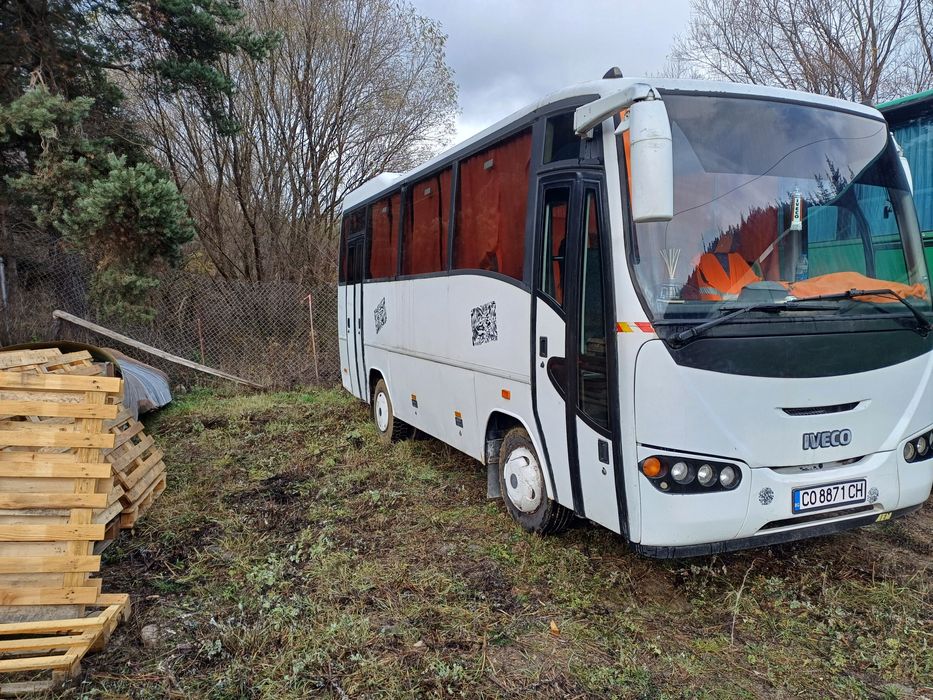 Автобус 28 местен