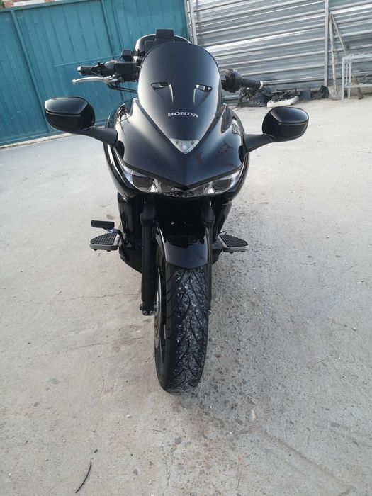 Продавам HONDA DN-01
