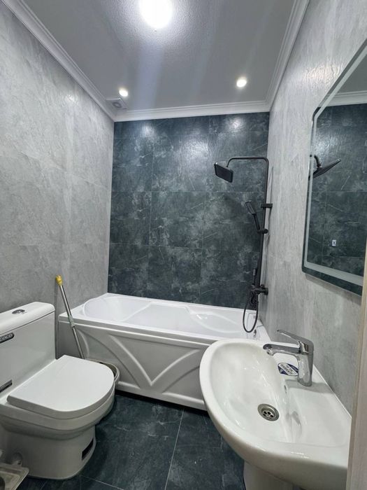 Сотилади срочно 2хона 6 этаж 42м2 вокзал новостройка