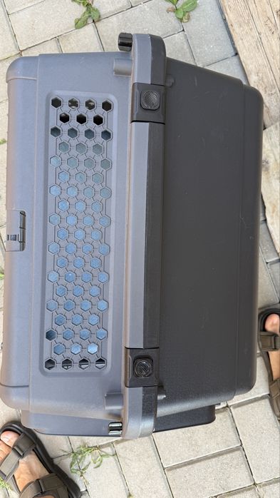 Cutie transport caini