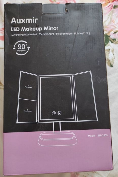 Oglindă cosmetică