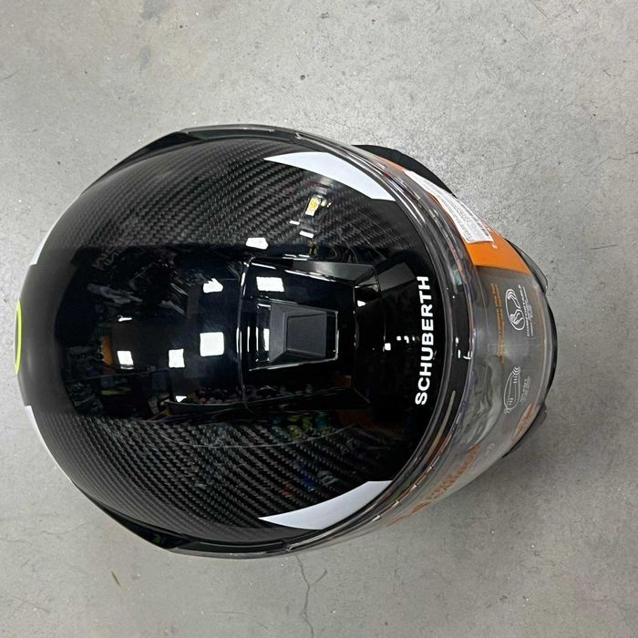 РАЗПРОДАЖБА Мото каска SCHUBERTH C4 PRO Carbon YELLOW - Код: 38031