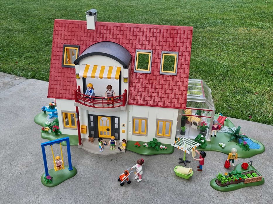 Casa mare colectie vila Playmobil 4279, contine 10 seturi