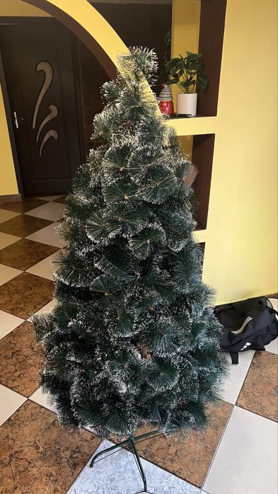 Brad artificial 1.70m cu efect de zăpadă