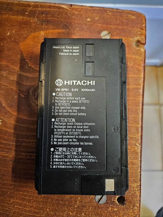 Видеокамера Hitachi VM-3200E Много добър външен вид, пълен комплект.