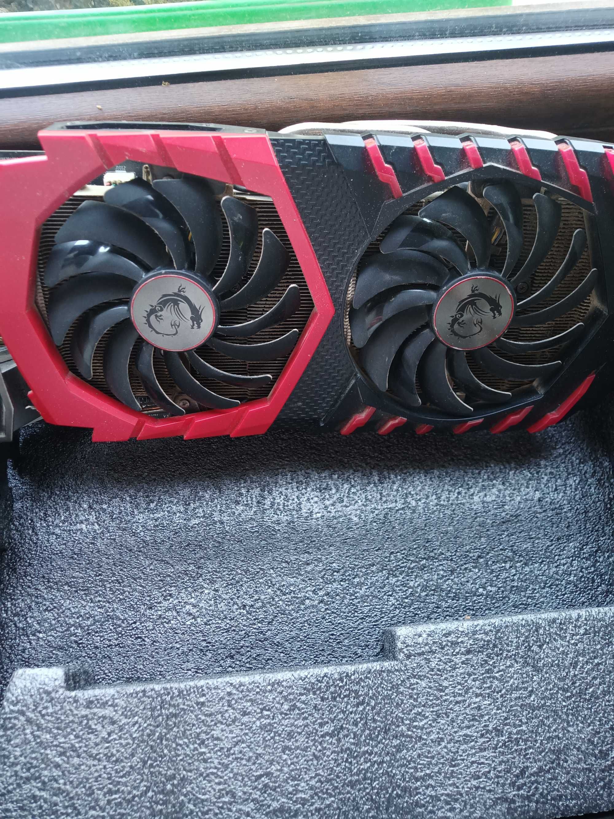 Msi RX 570 4 GB/Кутия