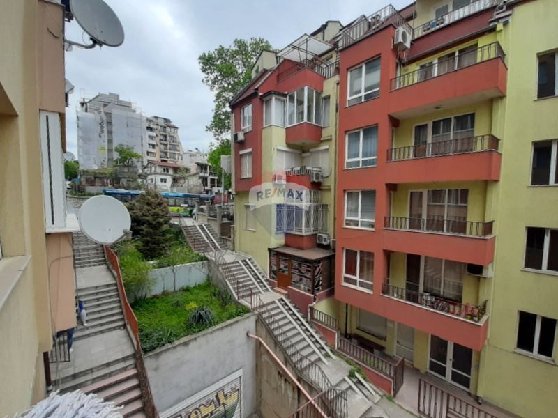 Дава се под наем Двустаен апартамент в Варна, Операта - 48 кв.м за 306 € - Снимка #11