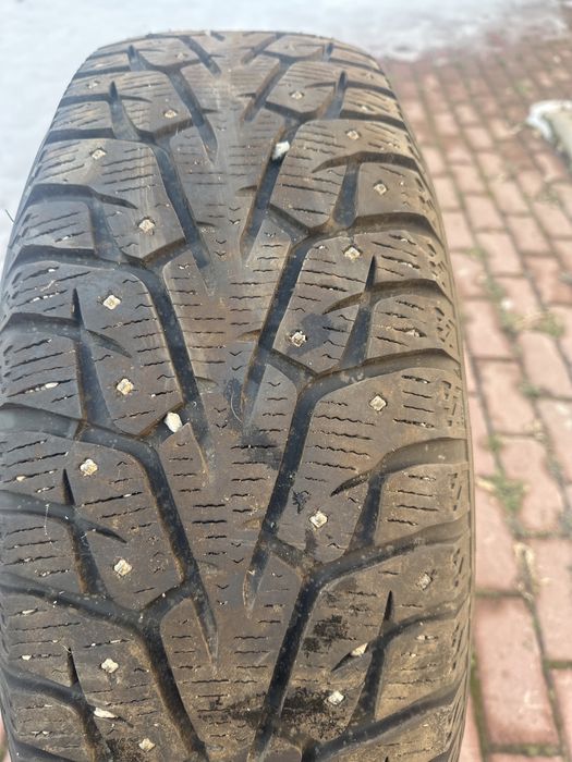 Шины шипованные 225/65/17