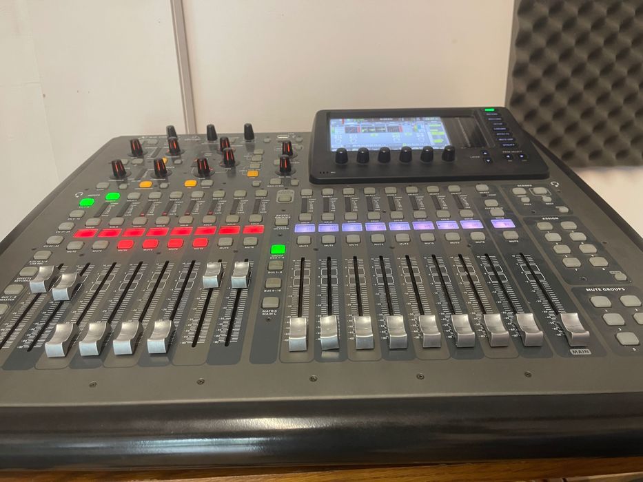 Behringer x32 compact + flight case