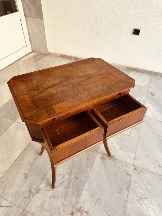 Антикварна писалищна маса / тоалетка с изтегляща се плоскост