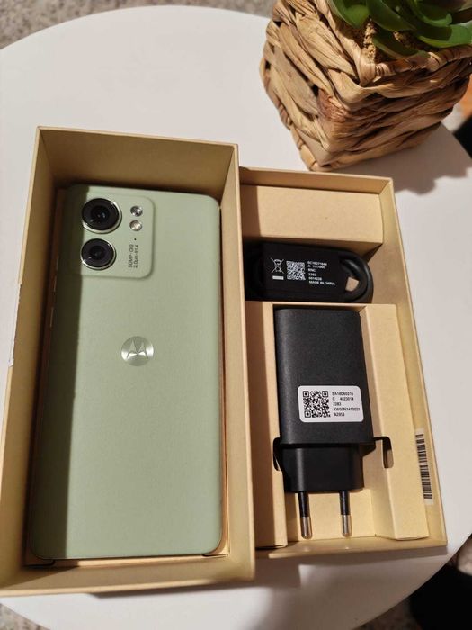 Motorola Edge 40 Dual SIM 8GB RAM 256GB 5G Green/Black Fullbox + Huse